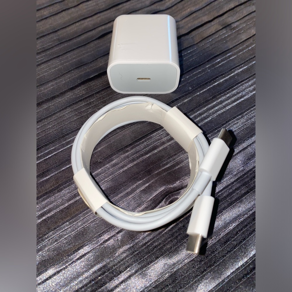 NEW IPHONE CHARGER
